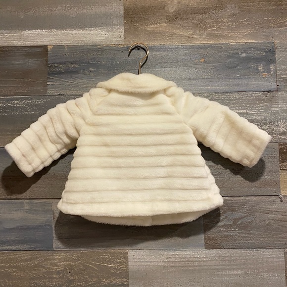 Gymboree faux fur cream lined coat 12-18 months - Picture 4 of 4